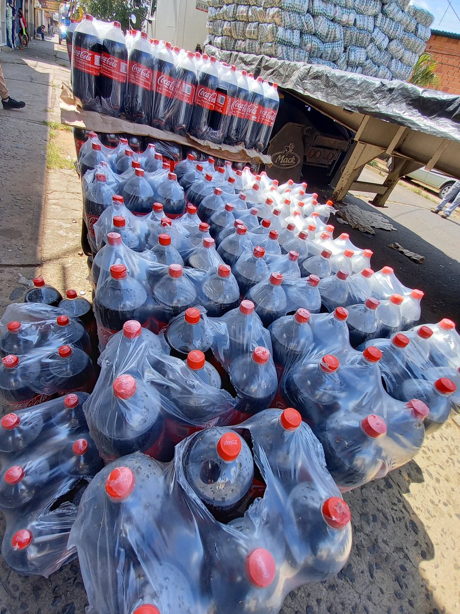 MalvadoElvis's tweet photo. Llegó la Coca-Cola 3L😱 https://t.co/GUKetaBaOG
