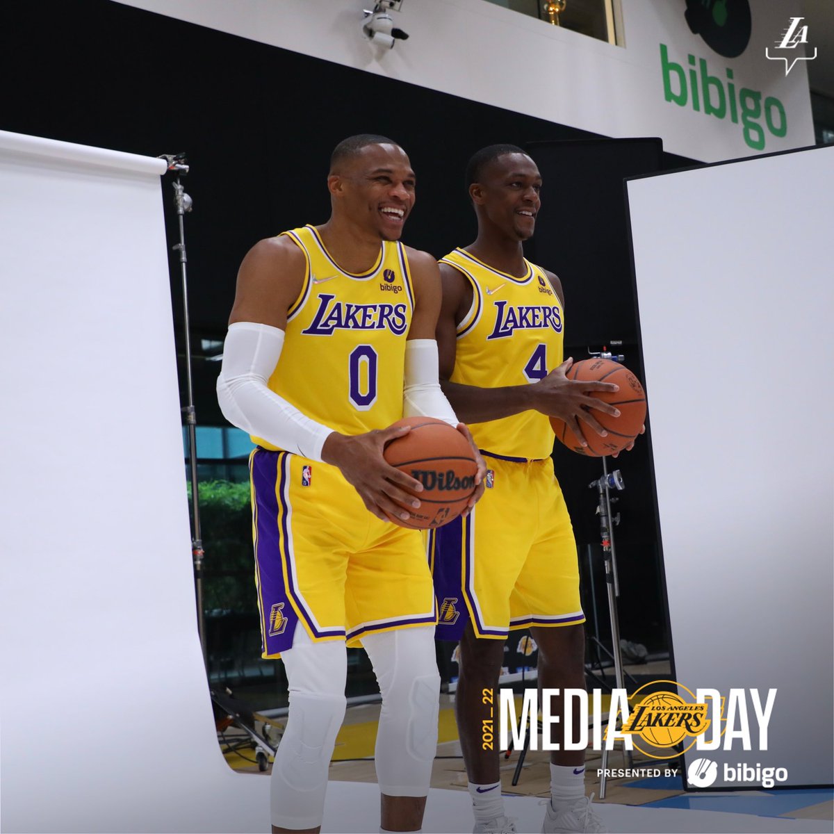 Lakers's tweet photo. 😊😊

#LakersMediaDay x @bibigoUSA https://t.co/vY3hHTg7kH