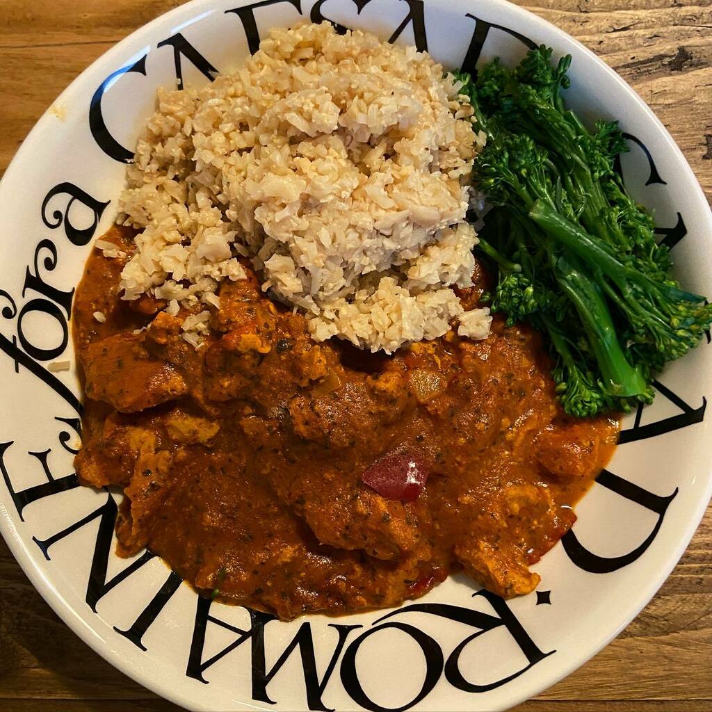 MrsUrbanGiant's tweet photo. D I N N E R 
@slimmingworld chicken tikka masala with cauliflower rice and broccoli 

#dinner #synfree #speed #losingthebabyweight #EmmaBridgewater
#tallteacher #swsupport #targetmember #MrsUrbanGiant #Boldmere #slimmingworld #foodoptimising #foodpics #f… https://t.co/OwkcpyL2GW https://t.co/0QgT4sOQMQ