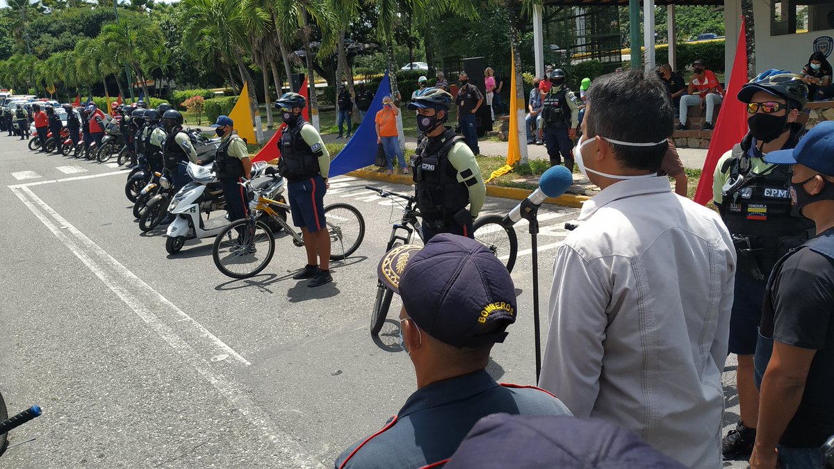 GuaraLuisJonas's tweet photo. 🗣️ Así lo dijo Alcalde @LuisJonasReyes: "Mis palabras de aliento y reconocimiento a tod@s l@s integrantes de la @poliiribarren y @BomberosIrib  recuerden la lealtad y servicio perenne a la Constitución Nacional, leyes y al pueblo de nuestro mcpio".
@CeballosIchaso1
#28Sep https://t.co/kKEuPiONme