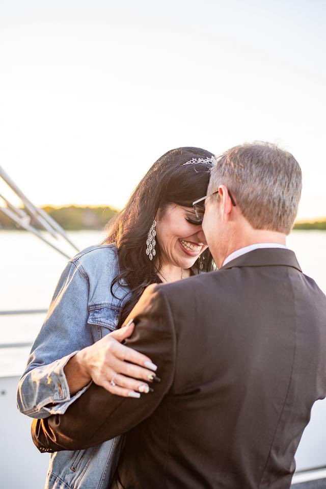 evenstadimages's tweet photo. Saturday was a perfect day for a Lake Minnetonka wedding on one of @CharterCruises beautiful boats. 😍🥰👰🏻‍♀️🥂 Congratulations to Shannon &amp; Rick! https://t.co/1T8LdFDUTe