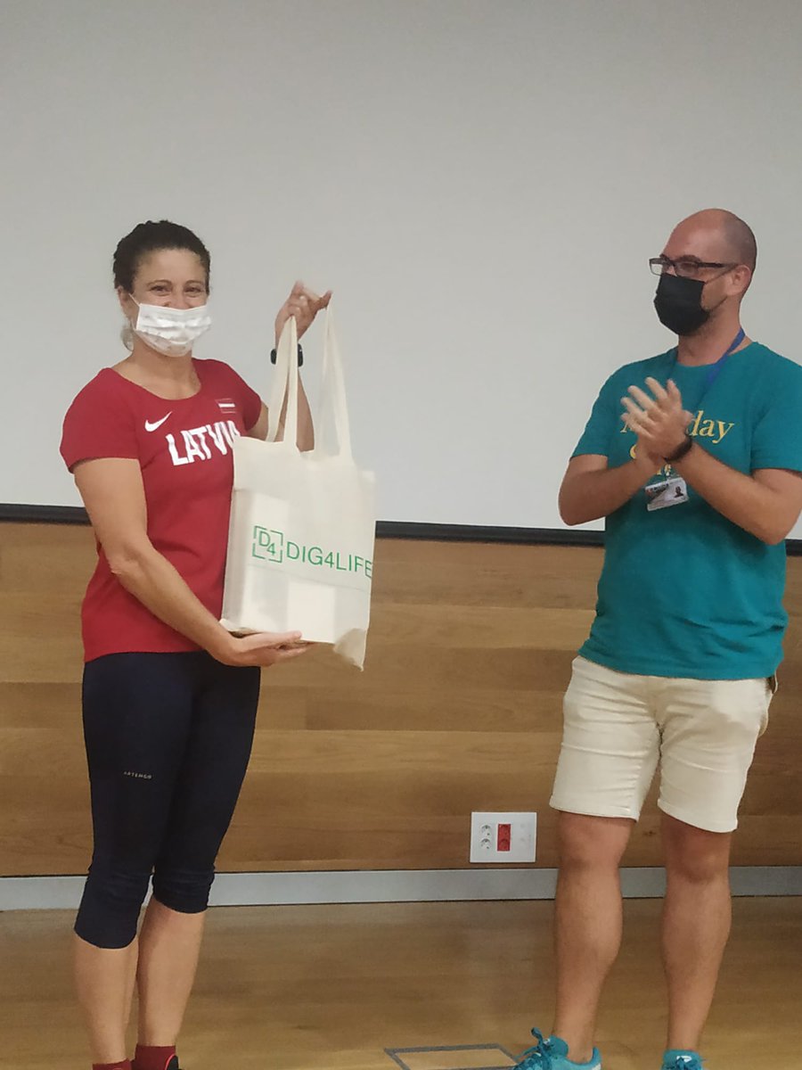 Dig4lifeEU's tweet photo. Y el ganador es... @EvaLopSep_EF del IES Profesor Antonio Muro de Puerto Real ¡Enhorabuena! Esperamos que disfrutes del premio. Nos vemos pronto en @Dig4lifeEU #Dig4lifeME_Spain https://t.co/hawVP3ZPcV