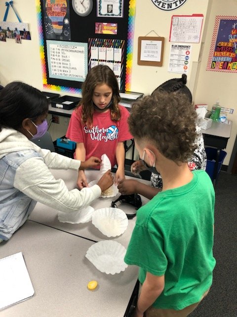 BearsBrinker's tweet photo. Learning about mixtures in Fifth Grade by separating our Super Mixture using science tools! #PISDPoweredbyLearning https://t.co/41RVnlQbKe