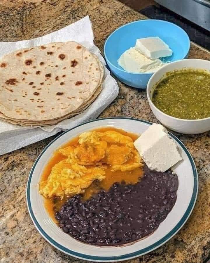 GermanG68653433's tweet photo. Nunca se es tan pobre para no comerlo ni tan millonario para no desearlo, https://t.co/vz5epLiPeU