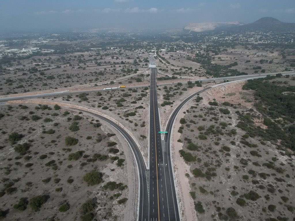 Luis_A_Posada's tweet photo. El entronque Apaxco-Arco Norte, reduce el tiempo de recorrido de 35 a 12 min, en beneficio de los habitantes de Apaxco y la región. https://t.co/6M6gO9tJb3