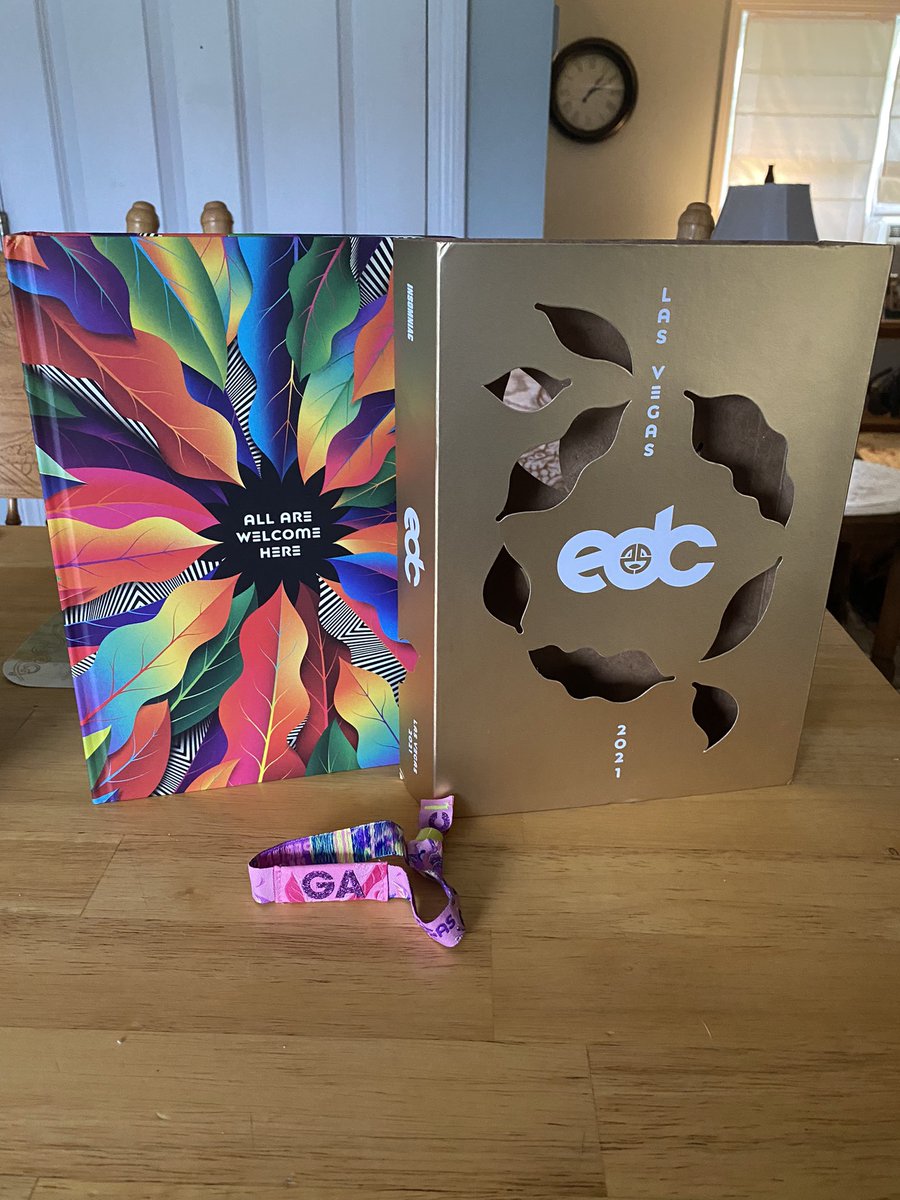 camdynmar's tweet photo. EDC LAS VEGAS TICKET FOR SALE!! Can no longer go due to work 🥺😭 DM for details!! Please share https://t.co/j15nji6TOP