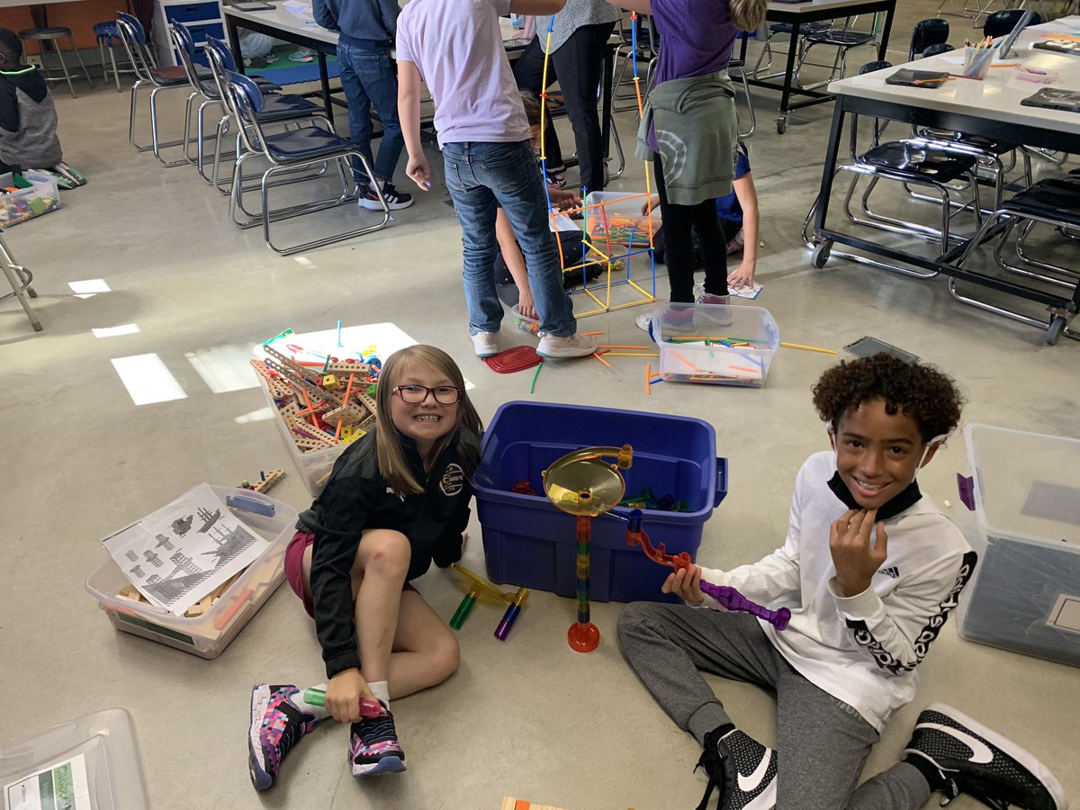 CaseyAult's tweet photo. Lots of excitement today as our students explored the makerspace! 

#STEMtastic @WaukeshaSTEM https://t.co/ikW4AcPnzk