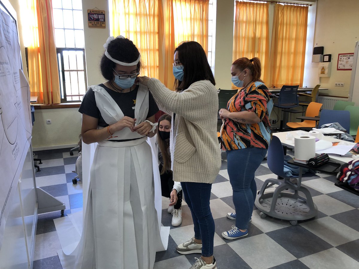 Colaboración especial como jurado de @anabverbo @paco_lopeza y nuestro nuevo compa de #educaciónfísica 
Muchos aprendizajes, y cogiendo ritmo para asimilar el nuevo #mindset que exige #innovación y #emprendimiento
Seguimos la hoja de ruta de #apes_clm #fp_clm #fp