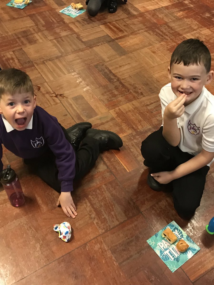 P3langlees's tweet photo. This week, instead of just French, we have been celebrating European Day of Languages with greetings in different languages, a new action song… and tasting some delicious foods from different countries 🇫🇷 🇪🇸 🇮🇹 🏴󠁧󠁢󠁳󠁣󠁴󠁿 🇩🇪 @P2_3langlees https://t.co/Hp151ykI2r