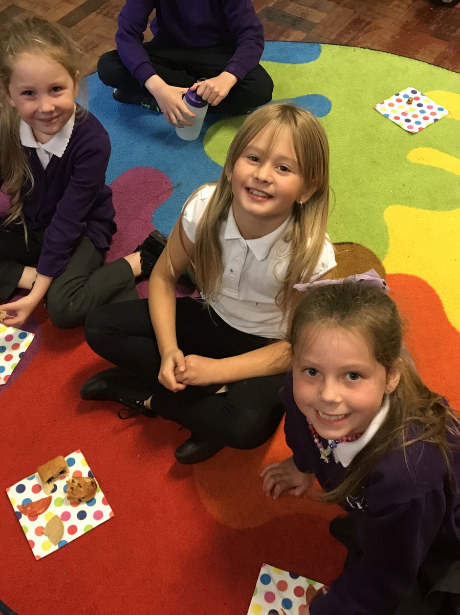 P3langlees's tweet photo. This week, instead of just French, we have been celebrating European Day of Languages with greetings in different languages, a new action song… and tasting some delicious foods from different countries 🇫🇷 🇪🇸 🇮🇹 🏴󠁧󠁢󠁳󠁣󠁴󠁿 🇩🇪 @P2_3langlees https://t.co/Hp151ykI2r