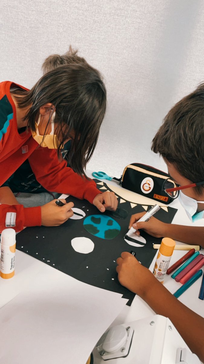 5.Sınıf Öğrencilerimiz ile yaparak yaşayarak öğrenmeye devam ediyoruz! #AyınEvreleri <a href="/bahcesehir_k12/">Bahçeşehir Koleji</a> <a href="/bk_tekirdag/">BK Tekirdağ Kampüsü</a> <a href="/SenemErtn/">Senem Ertün</a> <a href="/EdaPekcetin/">Eda Keskin</a> <a href="/erel_begum/">Begüm Erel</a> <a href="/GokceBorucu/">Gökçe Borucu</a> <a href="/mehmetismailde1/">Mehmet İsmail Demir</a>