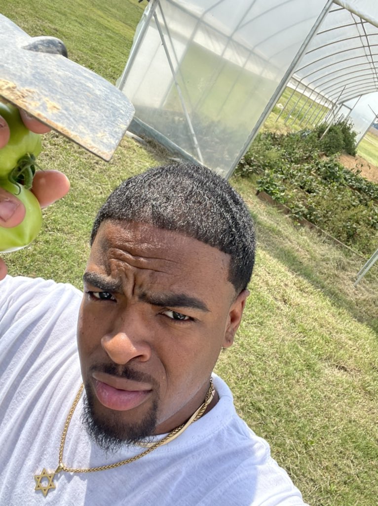 JrocJarvis's tweet photo. Future Farmer on the way. Farming license coming soon🌱🍅🤎 https://t.co/NV9ileTl49