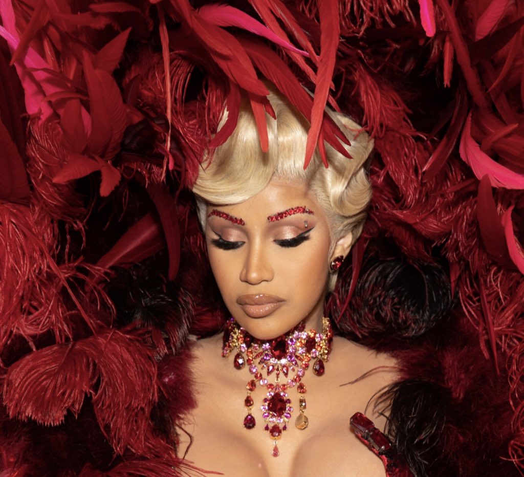 iamkatie1312's tweet photo. .@iamcardib attends the “Thierry Mugler: Couturissime” Photocall as part of Paris Fashion Week at Musee Des Arts Decorafits in Paris, France on September 28, 2021. 🇫🇷 

📸: Marc Piasecki/GettyImages. https://t.co/wTQpKa6bqD