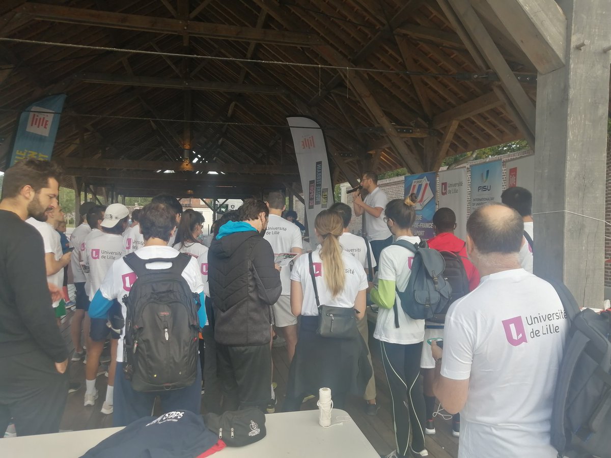 efimera_gloria's tweet image. Après 4 jours d&apos;activités, la #SOU2021 s&apos;est achevée et la clôture ne pouvait qu&apos;être sportive. Les étudiants ont pu découvrir #Lille et approfondir sa culture sportive en suivant les #CheminsDeLaForme. Bravo aux organisateurs
@univ_lille
@ANESTAPS
#ANOF
@FFSportU
#Generation2024