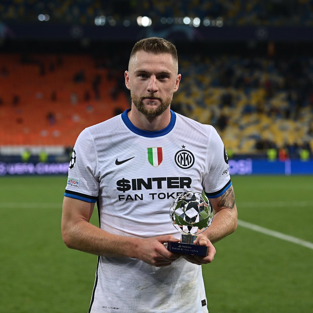 ⭐ | MVP

E il premio MVP va a..... #Skriniar 👏👏

#UCL #ForzaInter