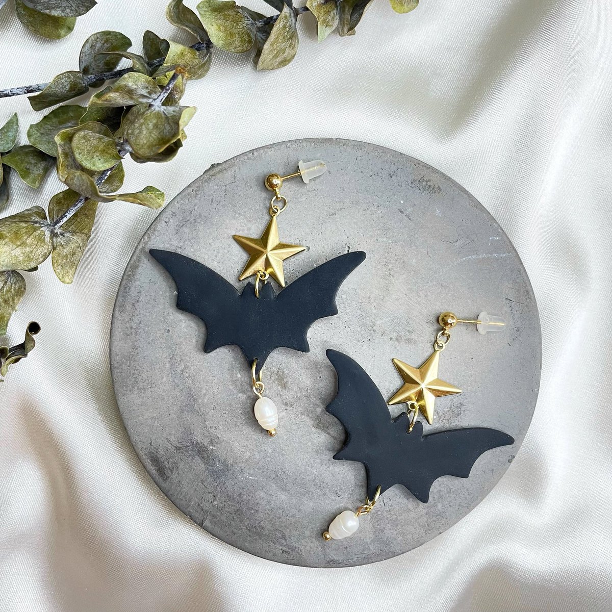 celest_co_'s tweet image. 🦇🦇✨FREAKIN BATS ✨🦇 🦇