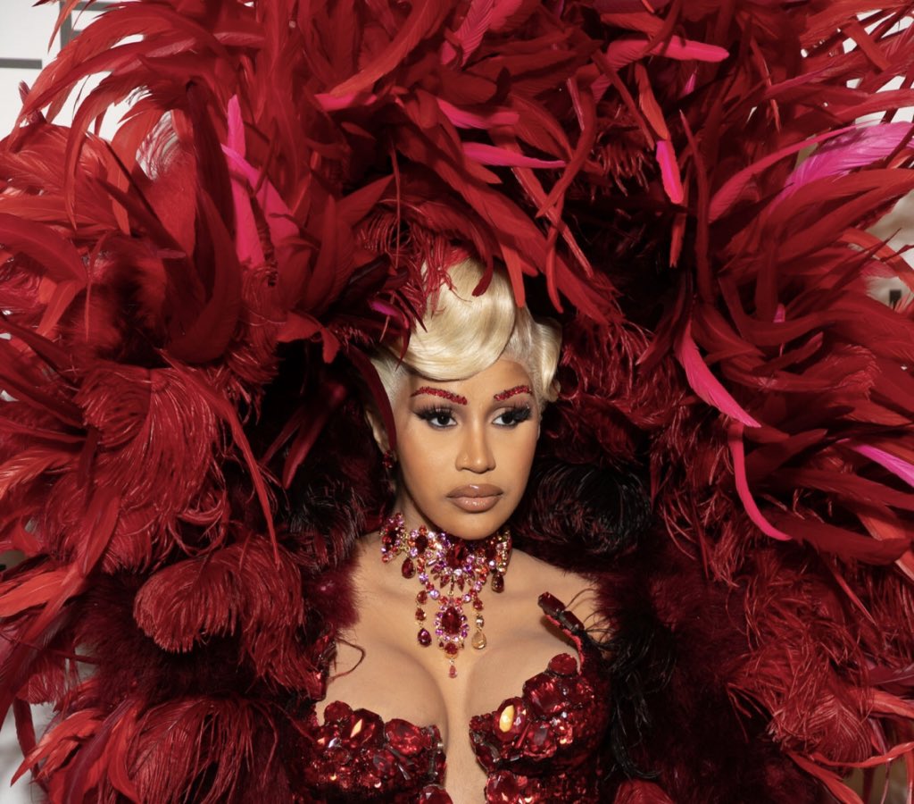 iamkatie1312's tweet photo. .@iamcardib attends the “Thierry Mugler: Couturissime” Photocall as part of Paris Fashion Week at Musee Des Arts Decorafits in Paris, France on September 28, 2021. 🇫🇷 

📸: Marc Piasecki/GettyImages. https://t.co/3MDTUaiQ8f