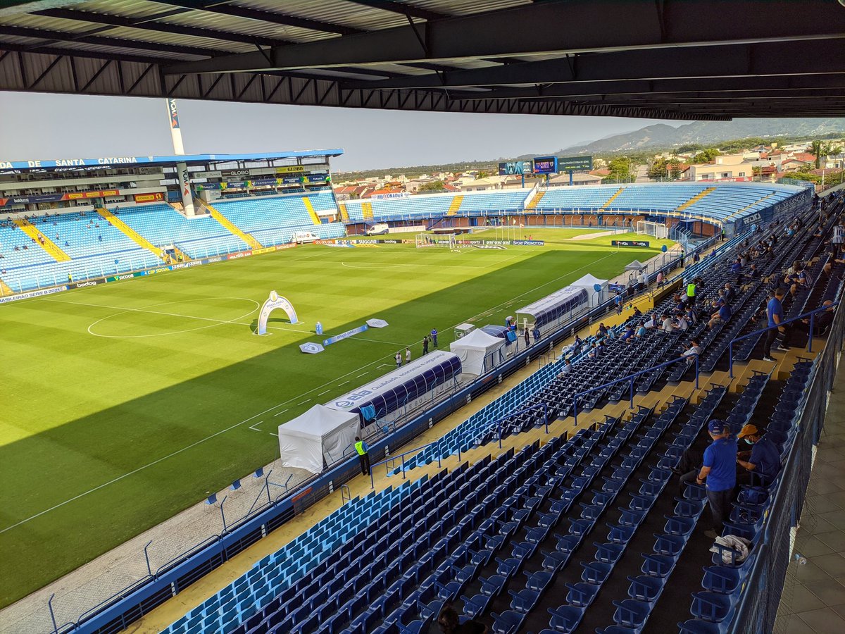 #SérieB🏆| ¡COMIENZA EL PARTIDO!

Avaí y Londrina ya están jugando su partido por la fecha 27 del campeonato.