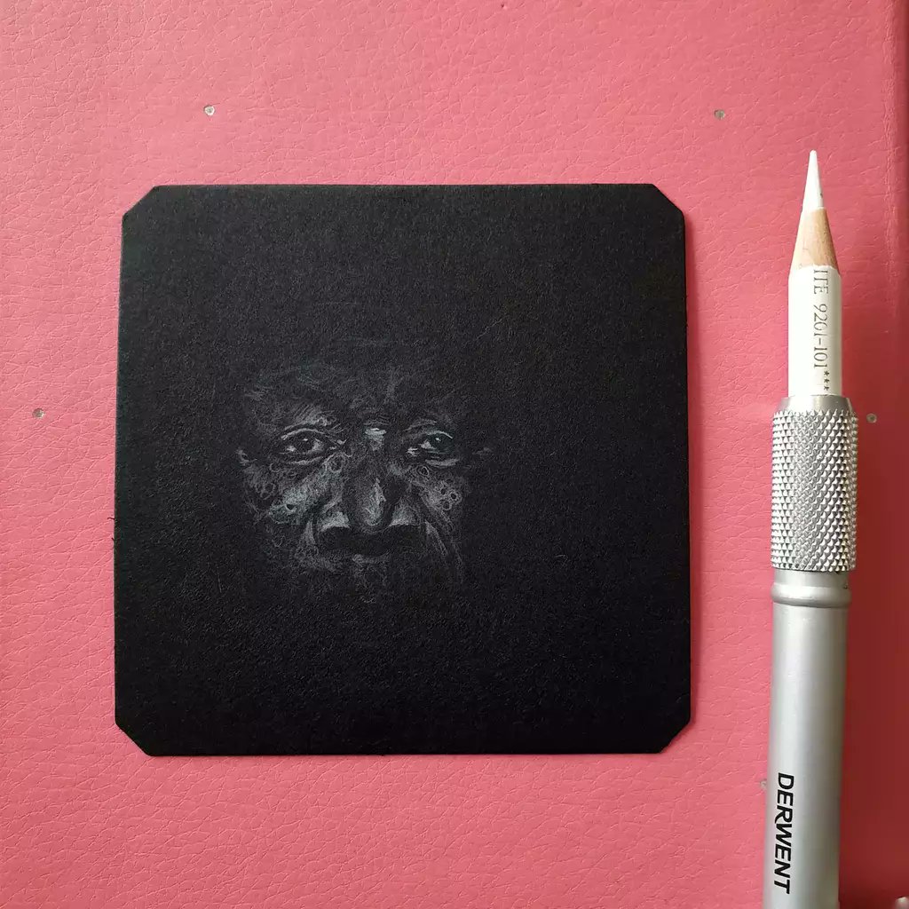 suzywalkertoye's tweet photo. Mike accidentally ordered black artist tiles instead of white, his loss is my gain 😂 picked up a pencil for the first time in forever. Sorry for the hiatus, I've been busy making little toys for my daughter @madeformygirl. 

#blackpaper #whitepencil #portraitdrawings #tinydr… https://t.co/oFtdzTftEU