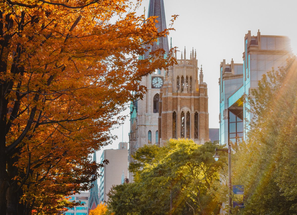 MarquetteU's tweet photo. 😍 UNBE🍁ABLE 

#MostBeautifulCampus https://t.co/JiOnPkNAve