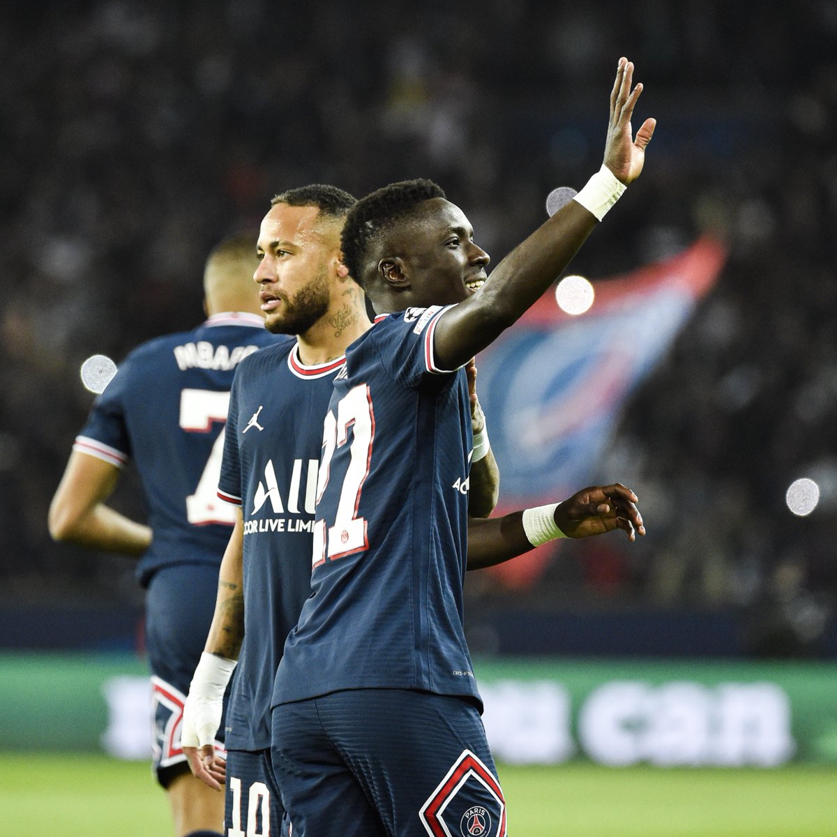 Éblouissant 😍

On aime et on en redemande !

#𝐏𝐒𝐆𝐌𝐂𝐈