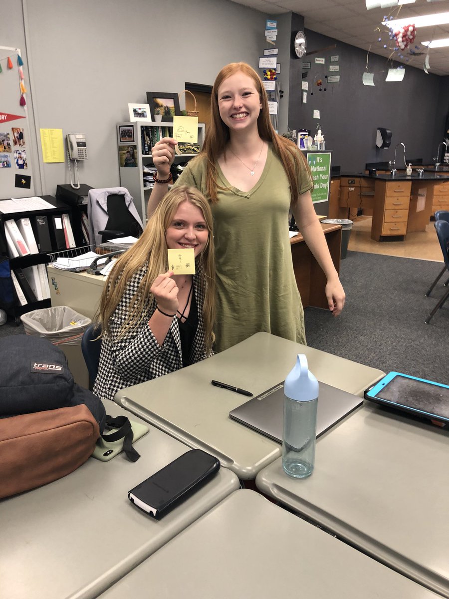 scholz20's tweet photo. Agribusiness class competes in a post-it note throwdown to genetate possible ways an Ag production family can generate income. @BertrandVikings #SAIL #vikingnation https://t.co/ilvinsffIS