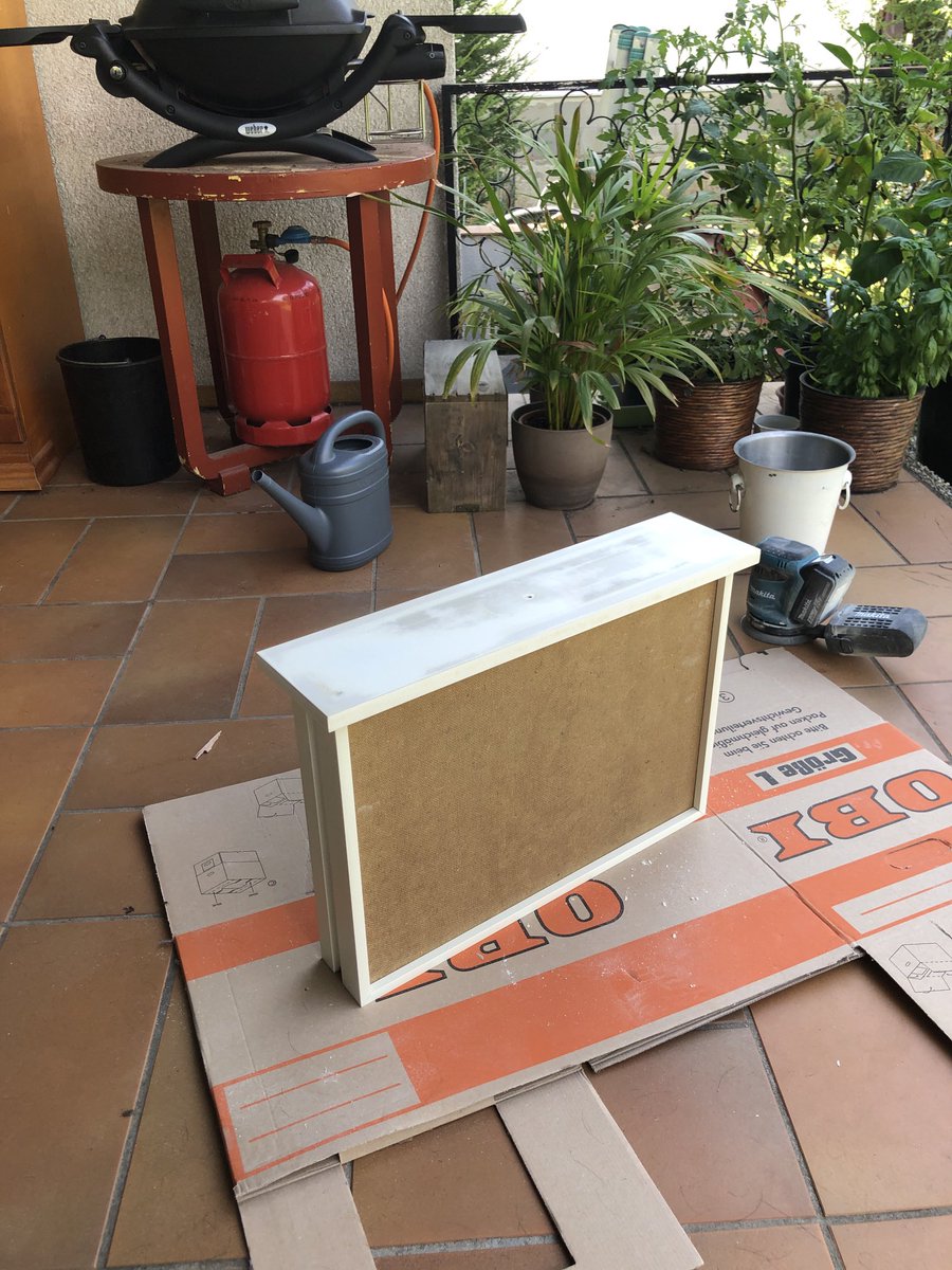 AllSissi's tweet photo. Crosstraining with old furniture, grinder, brush, painting everything around ..👷 of course , cannot forget 60 min morning run 
#loverunning #newhome https://t.co/ZsrurN63DZ