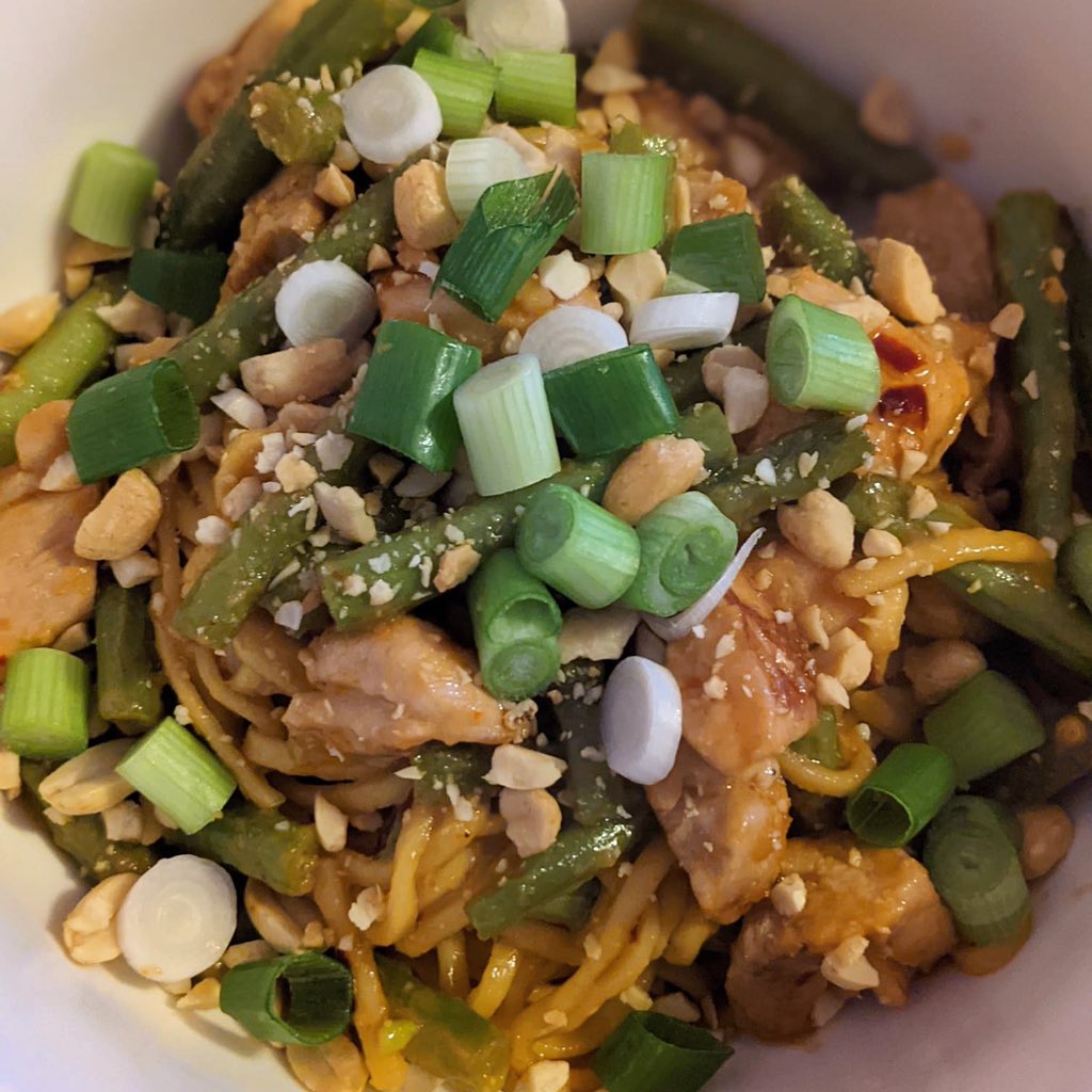 TotallyNom's tweet image. Absolutely love a satay sauce 🥜♥️ Bangin! 

instagram.com/p/CUYFQJ-s9tX/…

#totallynom #nomnom #sataysauce #chickenthighs #sataychicken #noodles #sataynoodles #eggnoodles #foodlovers #foodies