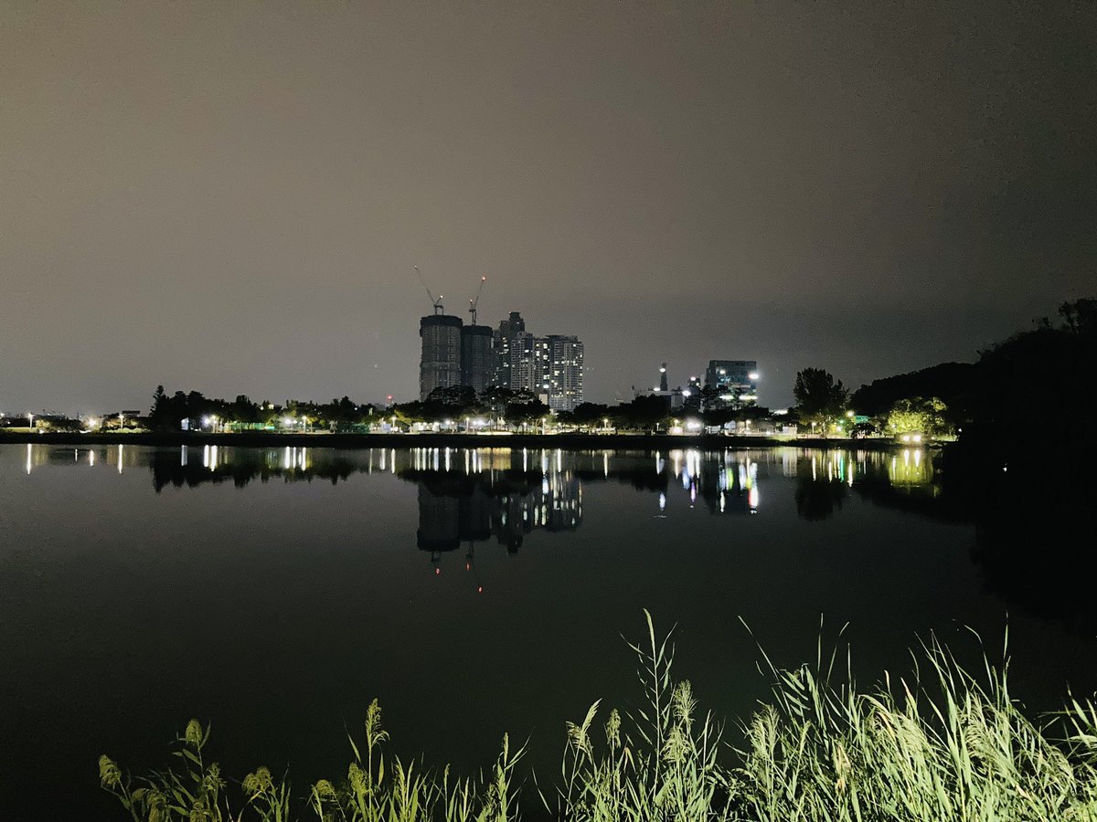 woojaeoh_artist's tweet photo. Late night walk
-from 1am to 3am
with a spooky raindrops walk, take and way back with something with grins on my face.
You will see the consiquence of the night sooner or later.
#latenightwalk #dailyphoto #woojaeoh #photographer #withrain
#opensea #NFTs https://t.co/vg1ErtmKCx