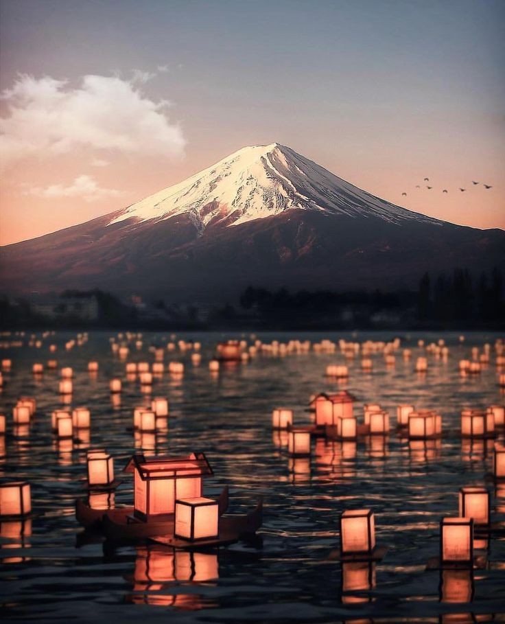 gauthie74757302's tweet photo. Mount Fuji at sunset. Japan 🇯🇵❤️💗🧡 https://t.co/c3GO9GiDah