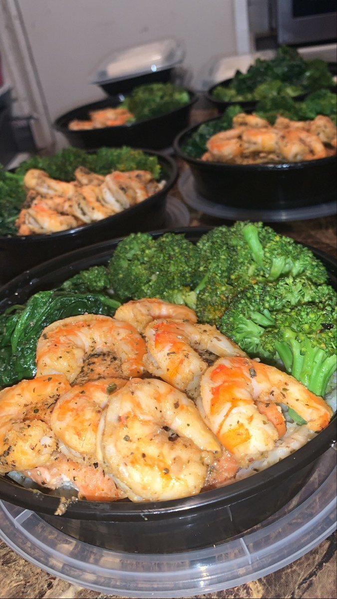 CannonBeats215's tweet image. Should I sell platters a couple more times before I drop this next venture for @OpenKitchen3 ? 🙇🏾‍♂️ #ChefCannon