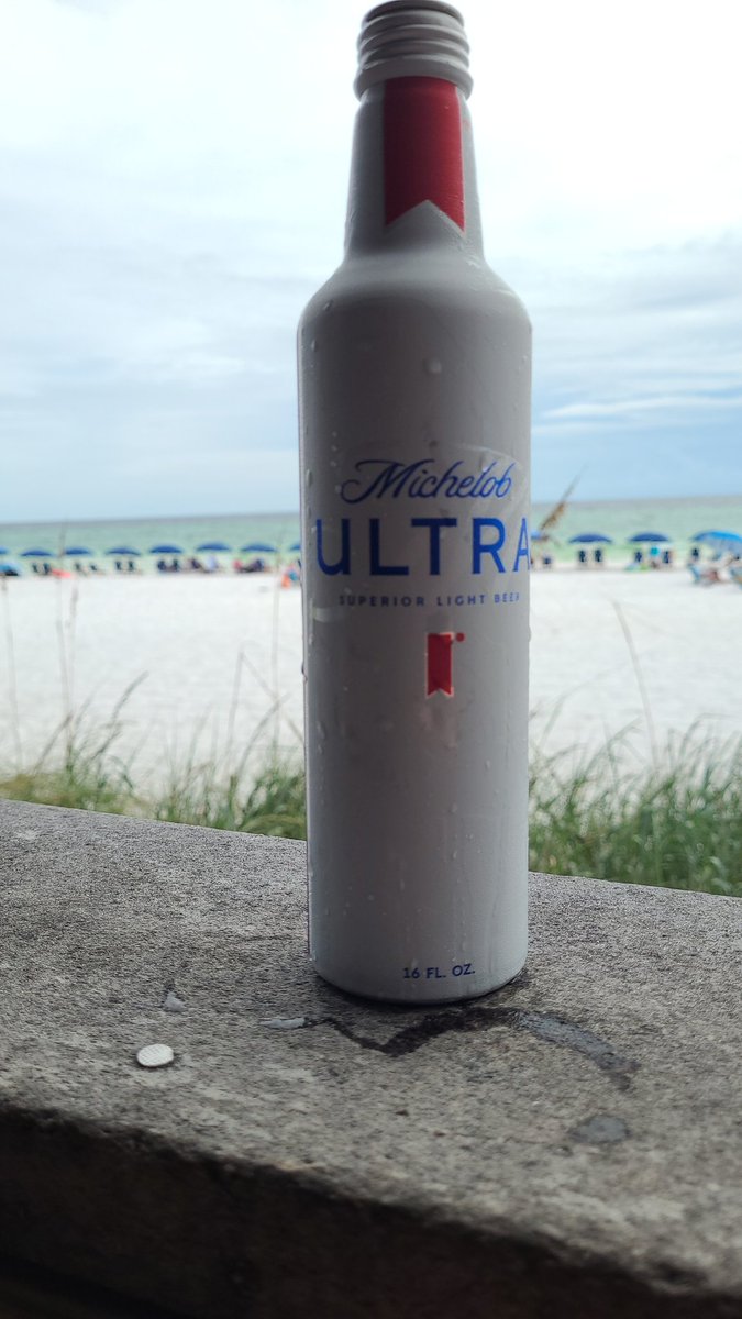 Proc_The_Croc's tweet photo. Yo @MichelobULTRA, sponsor me, Dawg...... #willworkforbeer https://t.co/dPPXW9XlvH