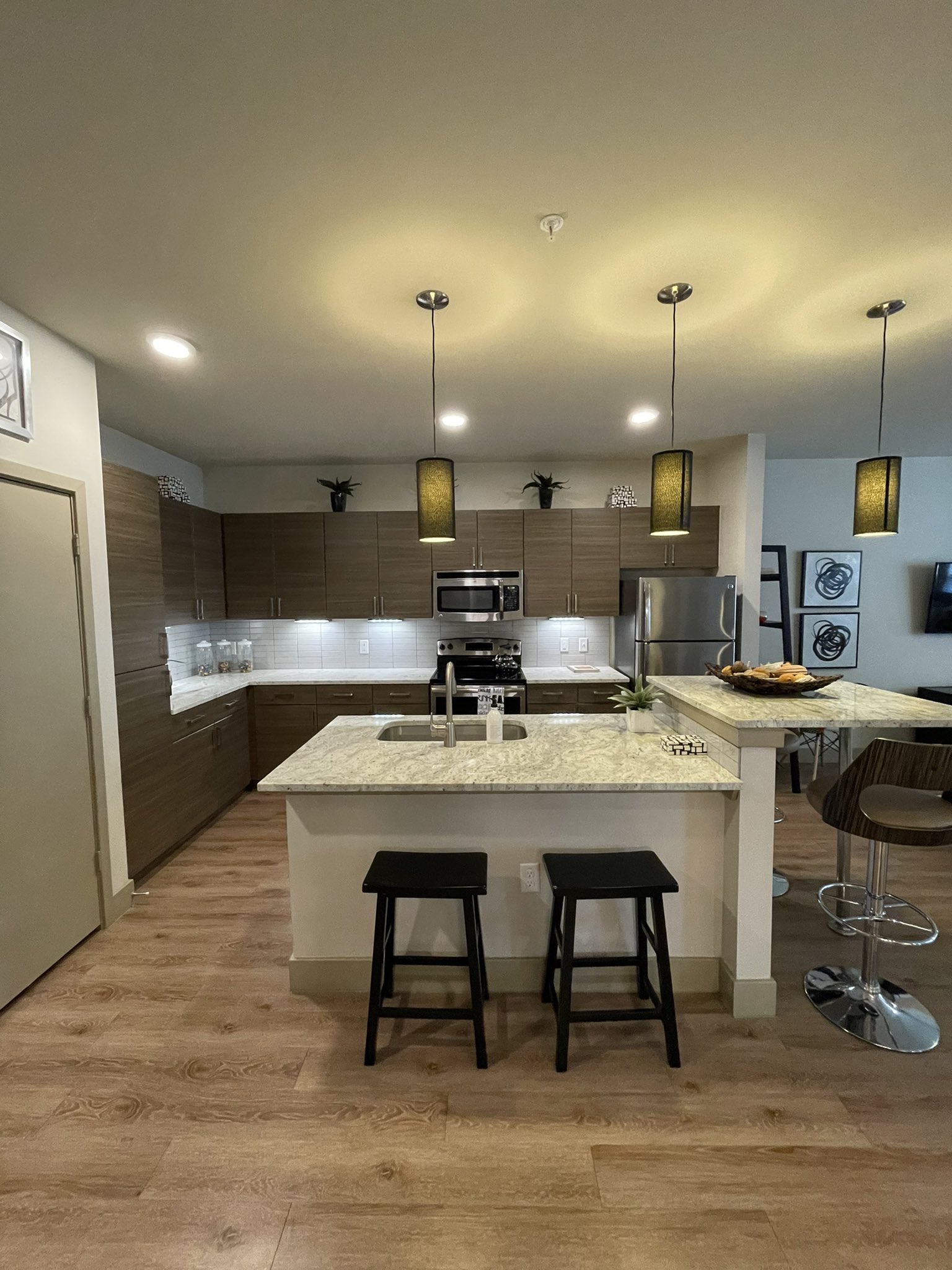 ♠️ on Twitter "Your favorite Apartment Locator/Real Estate Agent with