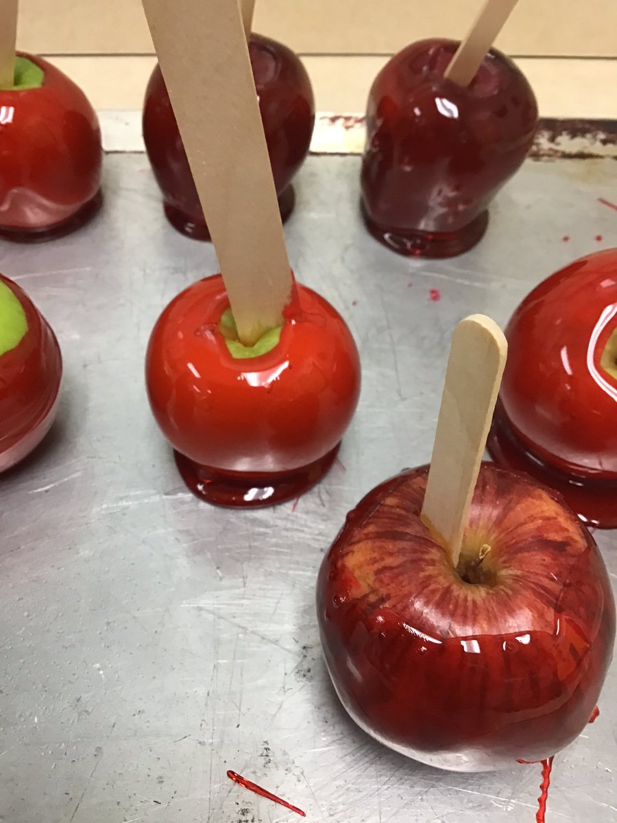 RHHS_Champs's tweet photo. Johnny Appleseed Project: Candy Apples…sorting fruit, washing apples, cooking candy and final project…yum @RHHS_Bobcats @Asael_Ruvalcaba @ACardenas001 @CoachBlue2 #WeAreRioHondo #BobcatNation https://t.co/1GmISWJY6R