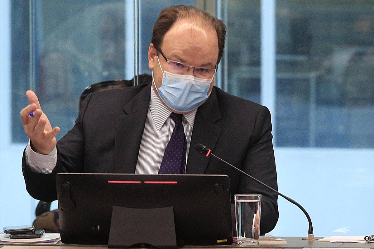 nacion's tweet photo. Ministro de Hacienda golpea la mesa: rebaja del marchamo es una ‘irresponsabilidad fiscal’ https://t.co/9S1KK4uzGd https://t.co/g1P7aXPNvA