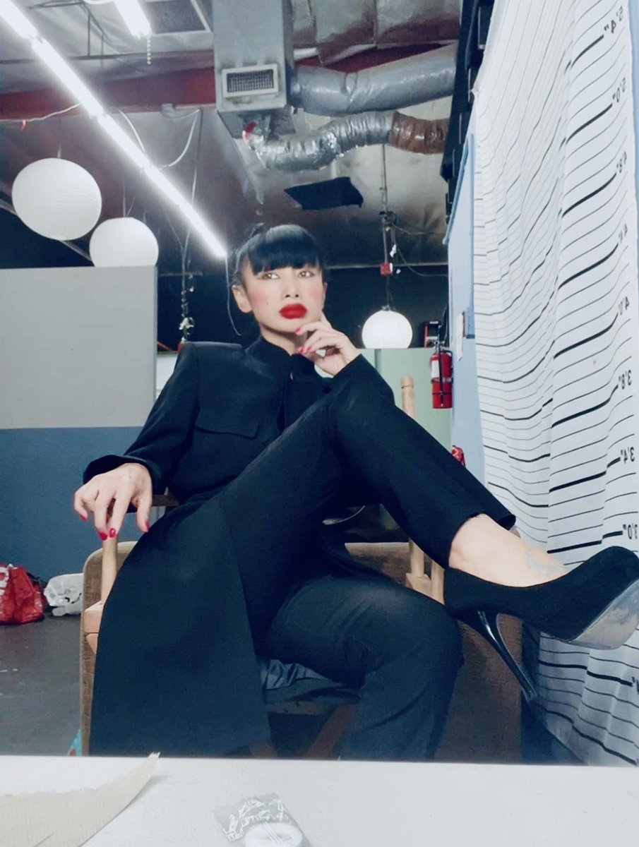 RealBaiLing's tweet photo. Me #onset with a #seriouslook #stylishsuit in my #highheels ready as a #scientist 2creat magic. Serious sideofme asan #actress 10pics Which one doUlike?Guesshowmany #aps I willcreattoday? https://t.co/ol7GfWtSZu #bailing #bailingmovie #白灵 #白灵电影 #setlife #filmset #Hollywood https://t.co/u11gK9V3YE
