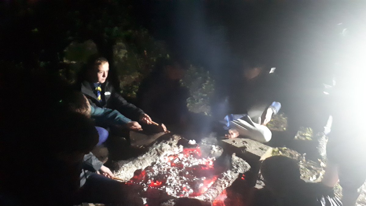 1st7thBarrow's tweet photo. Marshmallow cooking at Urswick - sometimes it easy things that are the best - poured with rain all day but we had faith and stayed dry!! 😃😃 https://t.co/GGaiASRyyM