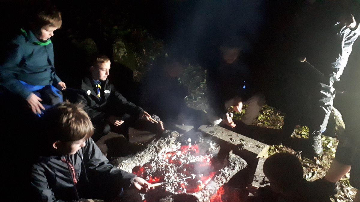 1st7thBarrow's tweet photo. Marshmallow cooking at Urswick - sometimes it easy things that are the best - poured with rain all day but we had faith and stayed dry!! 😃😃 https://t.co/GGaiASRyyM