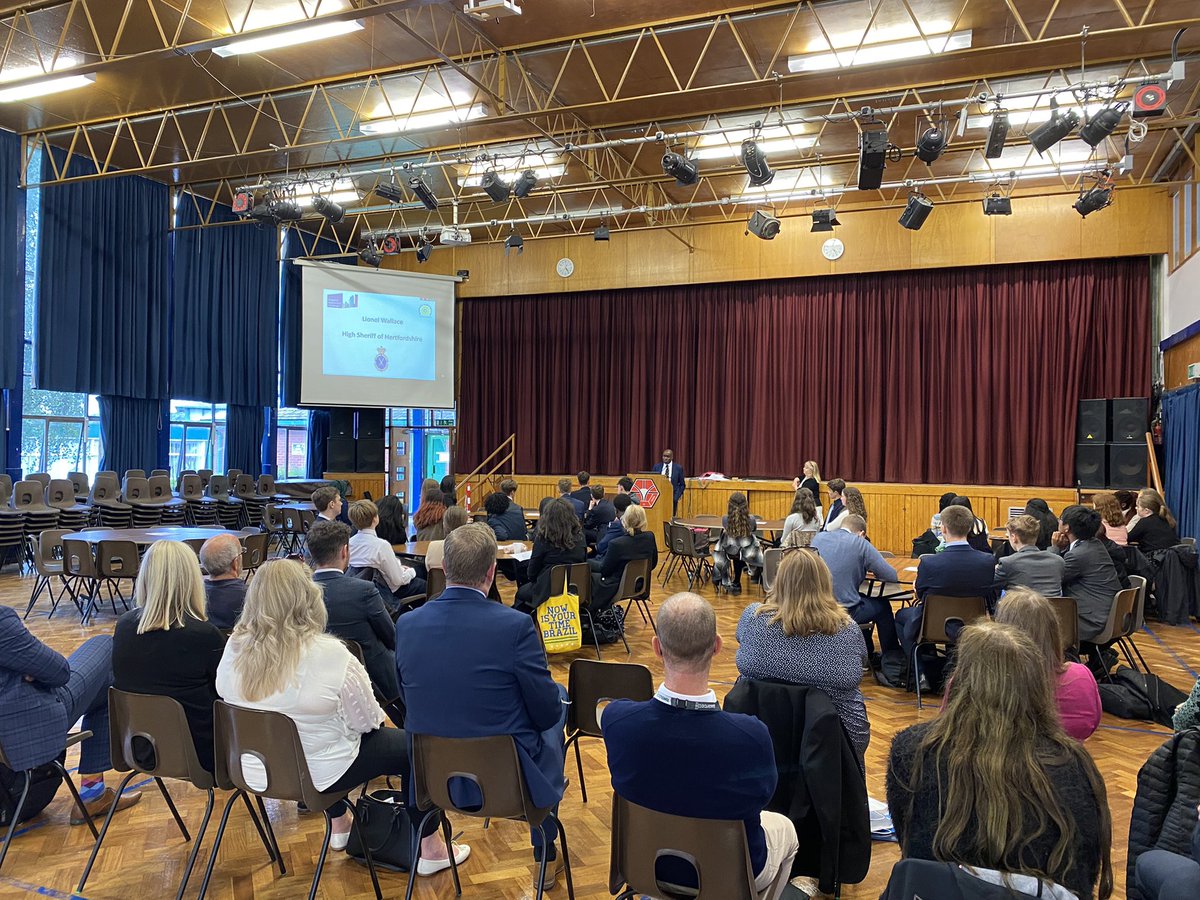 Dragons Apprentice Launch evening. Great to see JFK with 3 teams. Wishing you the best of luck in your fundraising 💷💷💰🎗🎗