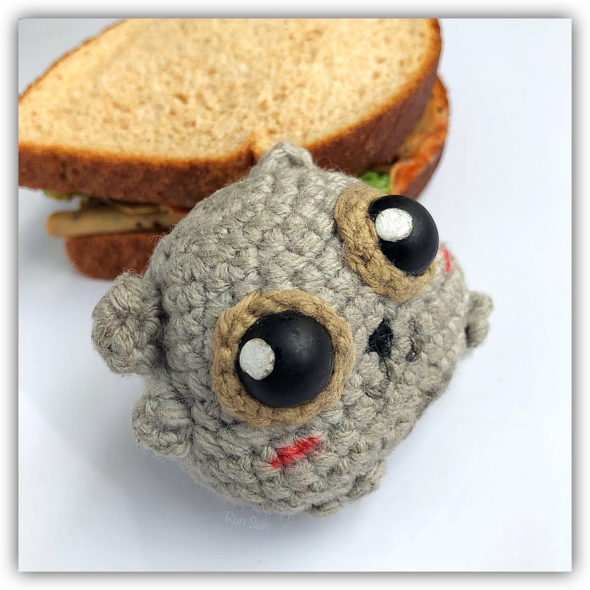 Sandwich time! 🐹🥪⏰
#cute #hamster #animation #runsun #2Danimation #art #positivity #crochet #vegan #plantbased #foodie #veganfoodie #whatveganseat #bestofvegan #vegansandwich #tbt #tot #Tofurky