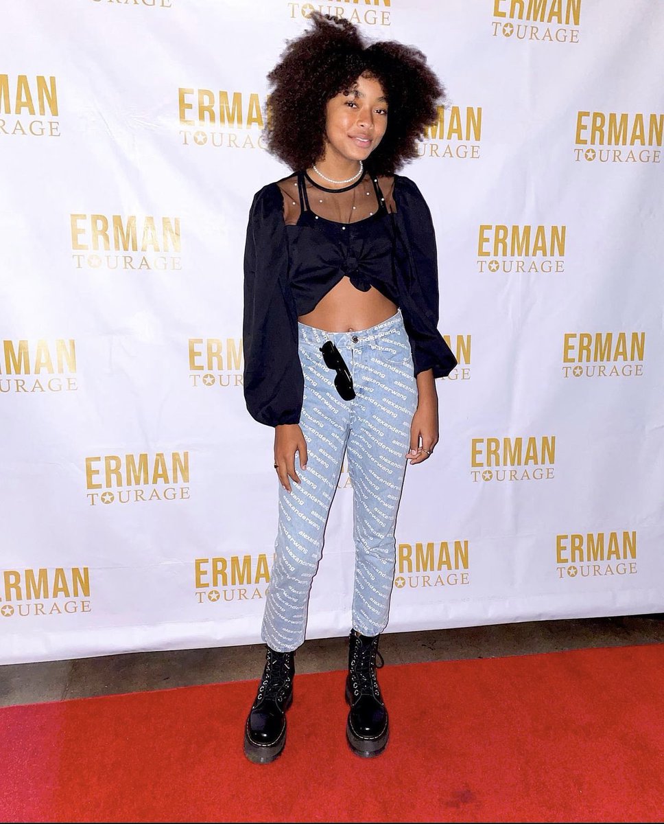 WeAreBluPrintPR's tweet photo. ABOUT LAST NIGHT; @theugrailroadtv actress @mychalbella bowman was a a guest speaker at last night's @ermantourage Hollywood Chills Actors Panel. #MychalBellaBowman #mychalbella #theundergroundrailroad #speakerspanel #entertainmentsummit #guestspeaker #ermantourage #mayhement https://t.co/lGPMqiZUO8