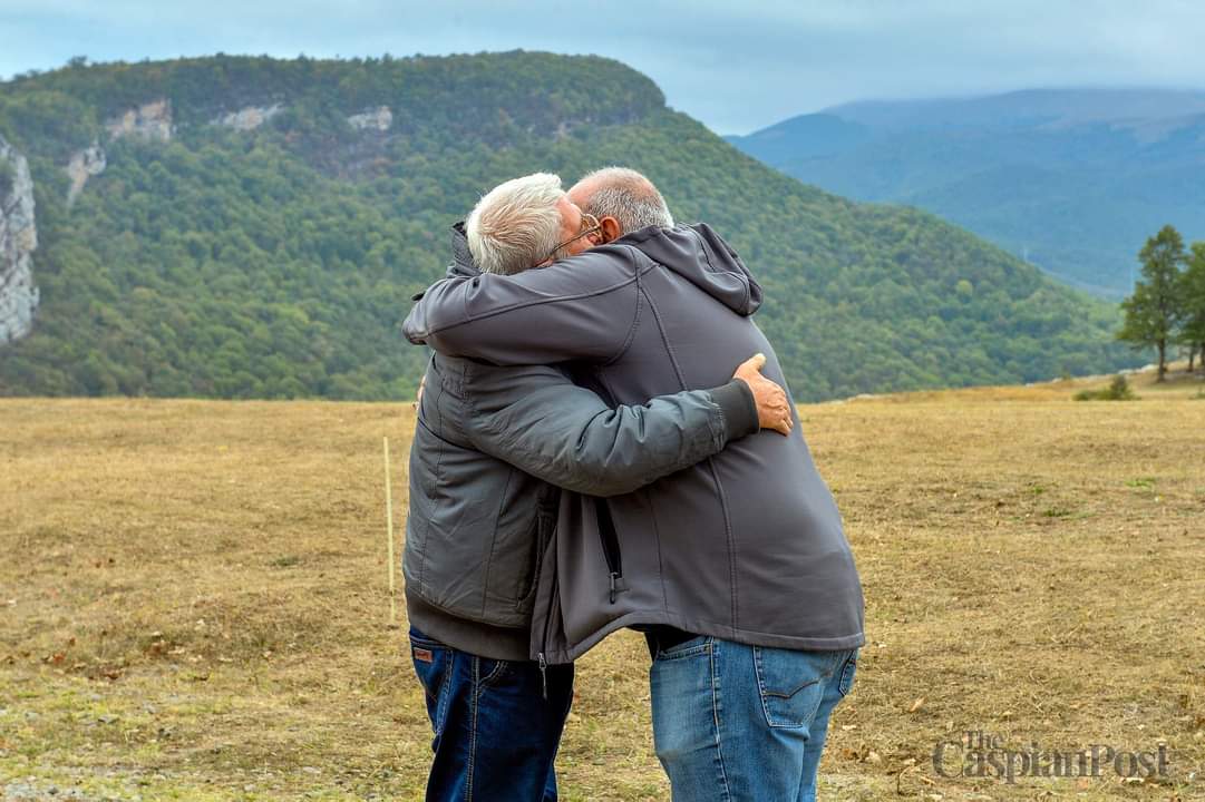 orkhan_azim's tweet photo. Father and son 30 years later on the Cidir duzu
Shusha /Cidir duzu /2021
#KarabakhisAzerbaijan #Karabakh #Shusha https://t.co/DHjUpOE8mA