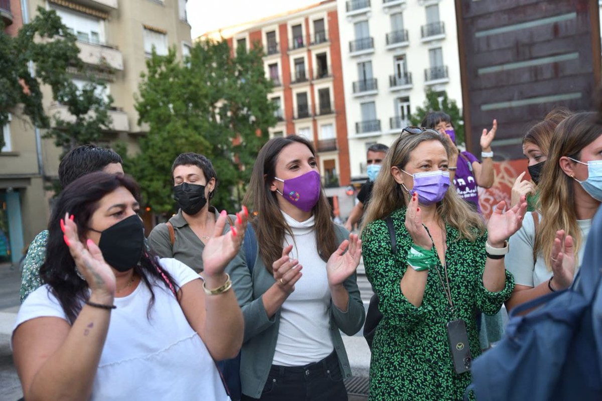 IreneMontero's tweet photo. Aborto libre, seguro y en la sanidad pública ✊🏻 https://t.co/J6WspWaJj5