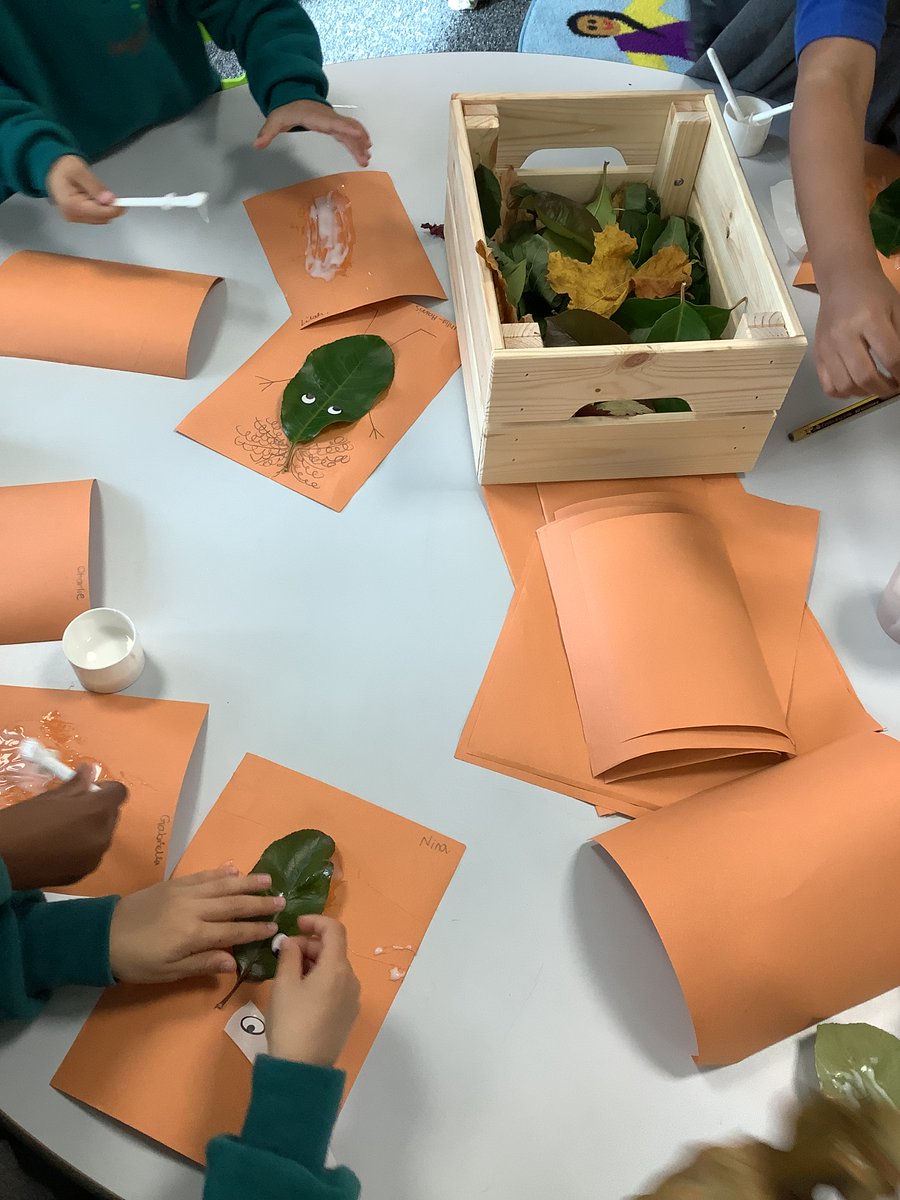 GreenParkR2's tweet photo. Autumn learning with our Reception children #GPVPA #rdgUK #EYFS #earlyyears #autumn #autumnfalls #tufftrays #enablingexcellenceforexceptionalfutures https://t.co/iGHisoCHiw
