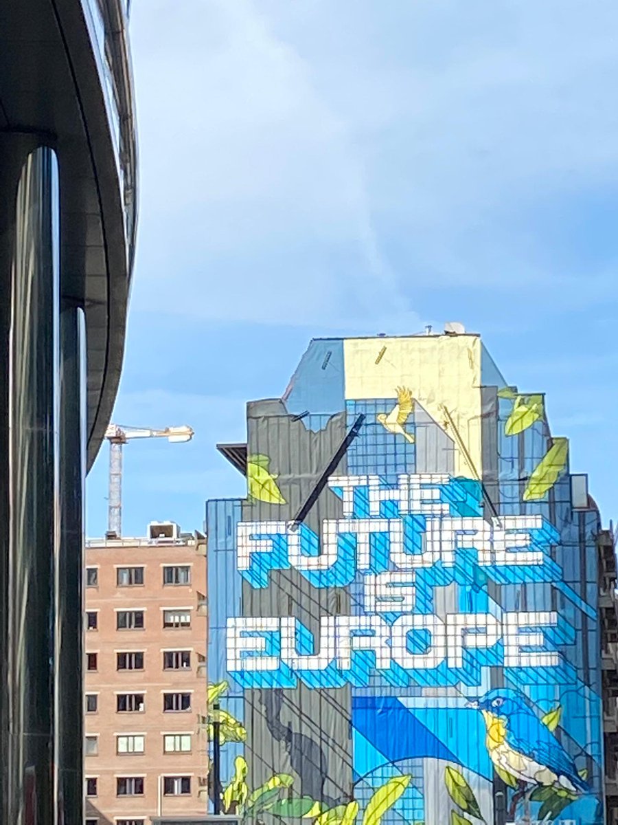 AtheneumMXM's tweet image. Wandeling door de Europese wijk. Ons EPAS team verwelkomt weer enkele nieuwe seniors- leerkracht op de startdag in Brussel. #europeanparliamentambassadorschool #Europeesburgerschap #EPASbe
@GOinAntwerpen @GO_onderwijs