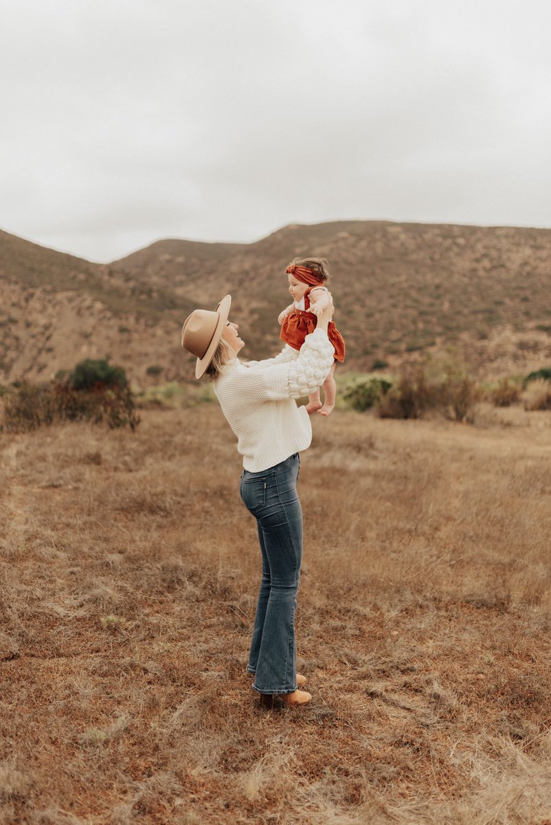 Justiewallstrom's tweet photo. I had to take cute fall pics of sweet best friend and her tiny nugget. I love these two so much!!! 🥺♥️ @jennyhelfrich 

Go follow my photography page!!  💛https://t.co/JCJ8Xu8ICd https://t.co/ElhzZLRIID