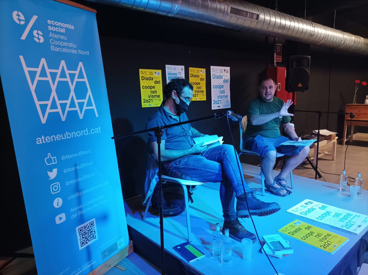 AteneuBNord's tweet image. Avui hem presentat amb @ivan_sants, a @calasisqueta, el llibre 'L'economia social i solidària a Catalunya'.

▶️ Hem anunciat les activitats de la #DiadaCoop del Barcelonès Nord.

Bon debat i intervencions de la gent assistent, explicant projectes com ara la @Gramamoneda.
