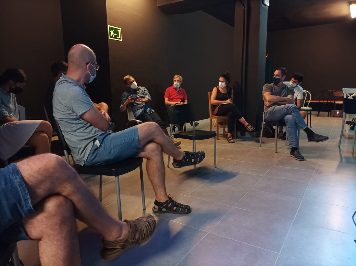 AteneuBNord's tweet image. Avui hem presentat amb @ivan_sants, a @calasisqueta, el llibre 'L'economia social i solidària a Catalunya'.

▶️ Hem anunciat les activitats de la #DiadaCoop del Barcelonès Nord.

Bon debat i intervencions de la gent assistent, explicant projectes com ara la @Gramamoneda.