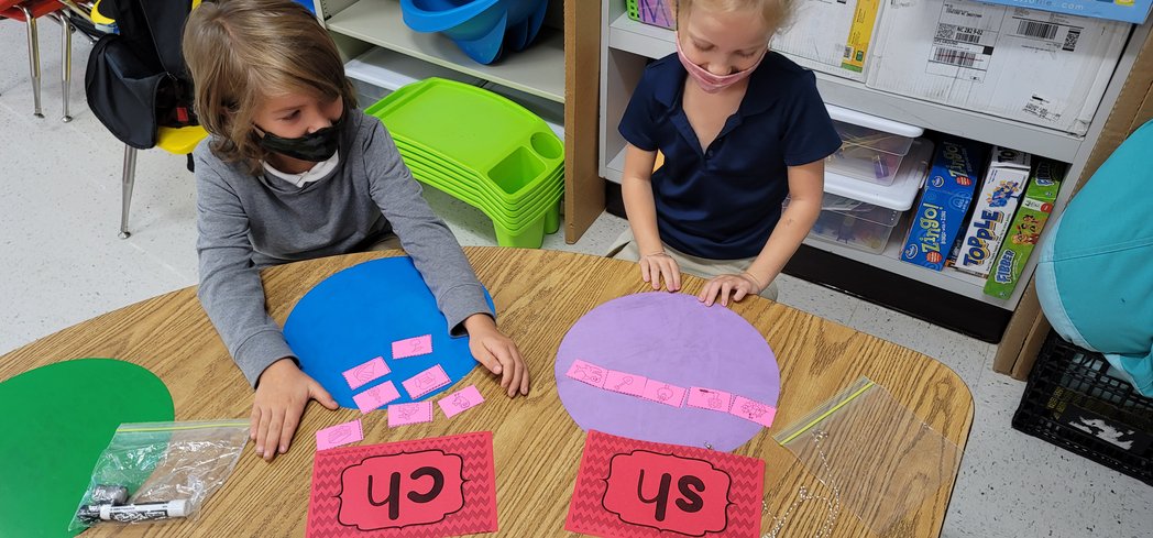 Today our First graders got a chance to practice their digraphs with a partner.