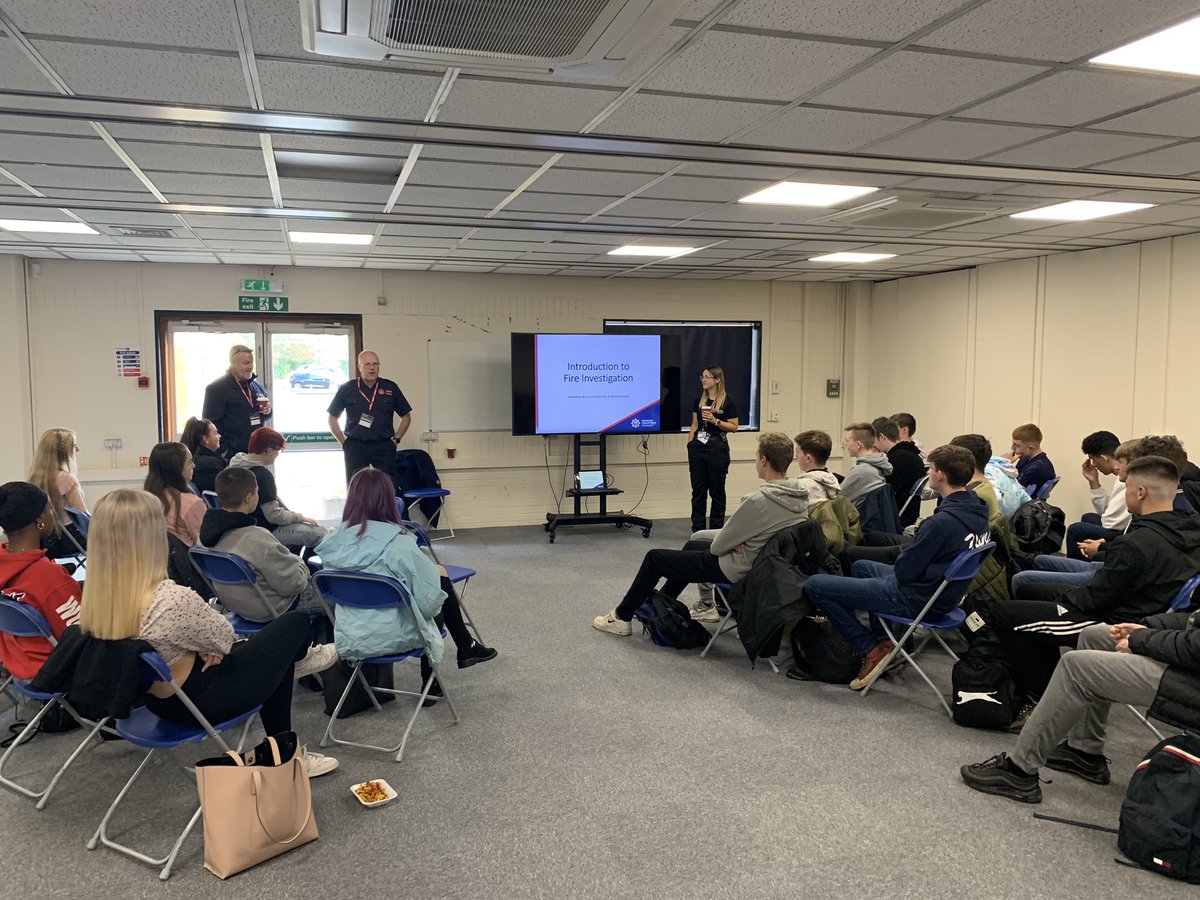 AndoverPublic's tweet photo. Student Watch - Thank you to Graham, Andy and Lauren from Hampshire Fire &amp; Rescue service Arson Task Force, who came in and talked to the students about their jobs. It was great to see the dogs in action. Thank you. #andovercollege #studentwatch @AndoverPolice https://t.co/bd1EuWVeUy